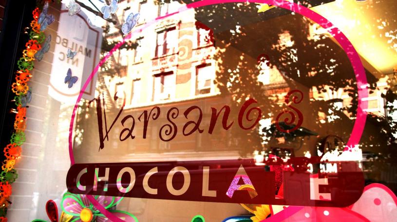 Enjoy homemade chocolates, chocolate-dipped fruits, marshmallows, truffles, and sugar-free options.